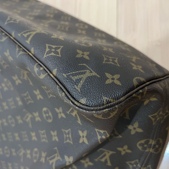 100% Authentic Louis Vuitton Neverfull GM Tote in classic Monogram canvas. - Picture 10 of 14